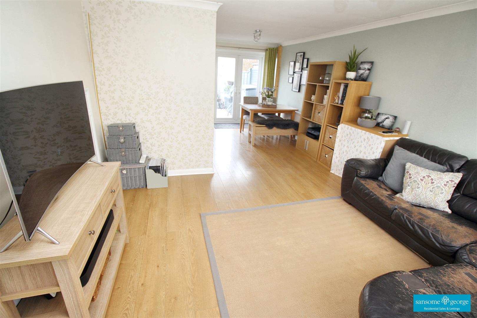 2 bed property in Dunstall Close, Reading